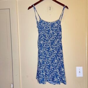 beverly marsh blue dress Beverly Marsh from It (2017) Costume Guide